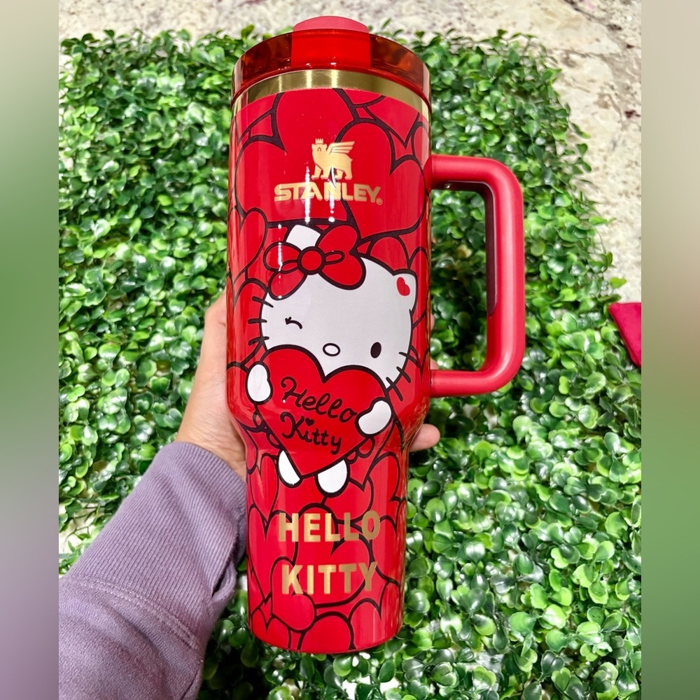 Hello kitty stanley 40 oz - Picture 2 of 6